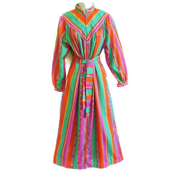 David Brown California Dresses & Skirts - Vintage David Brown California Dress Robe Mandarin Collar Triangle Yoke Pockets